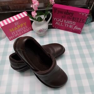 BOC sz 7 M/W women's leather brown clog shoes